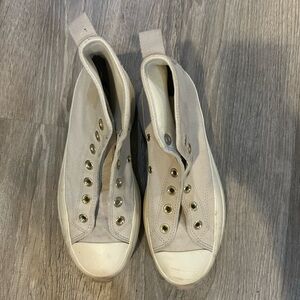 Converse Canvas High Top platform Sneakers - Cream/White size woman’s 7.5-